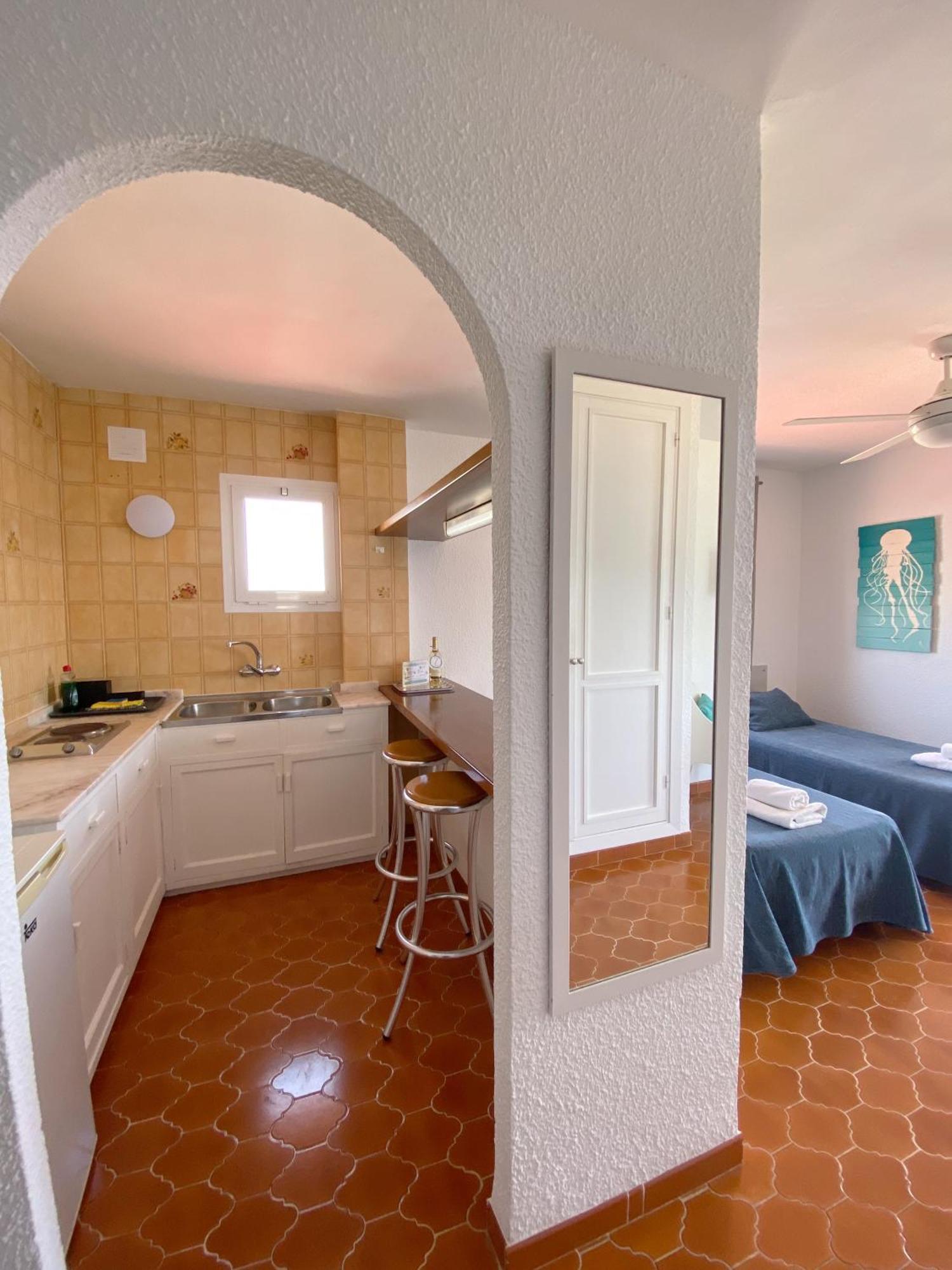 Zodiac Apartments Es Cana Esterno foto
